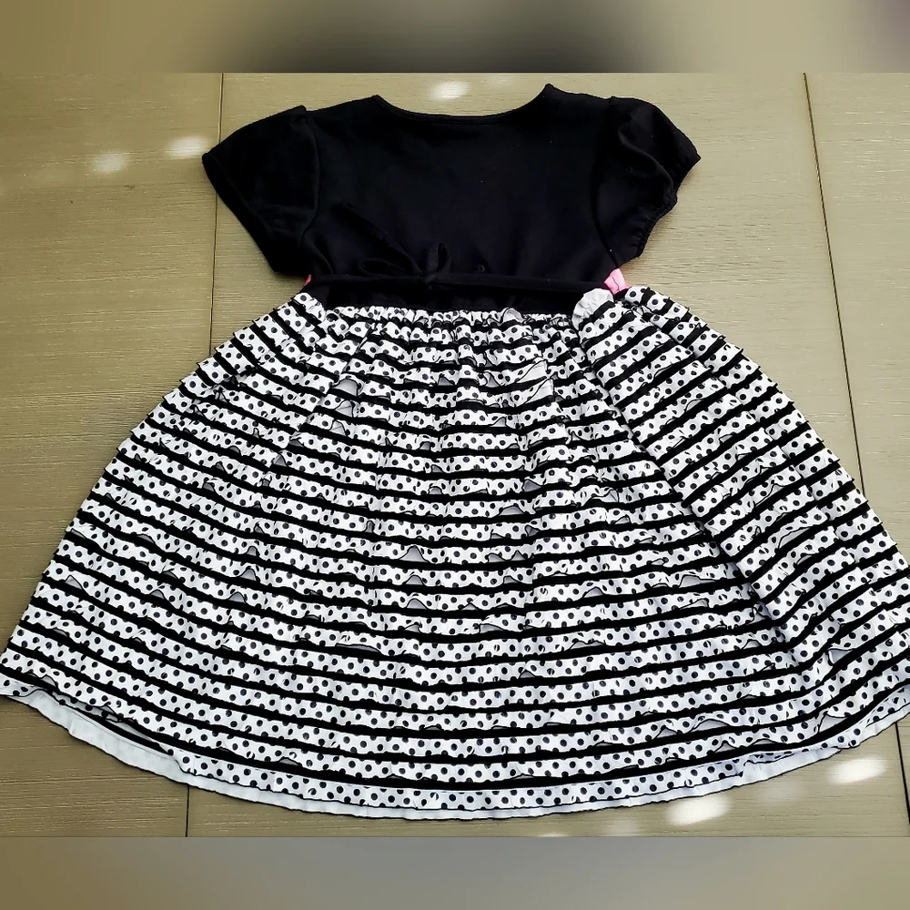 Pretty girls dress size 5, black, pink, polkadot